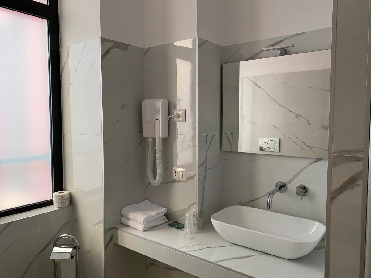 Oasi Village Hotel Milano Eksteriør bilde